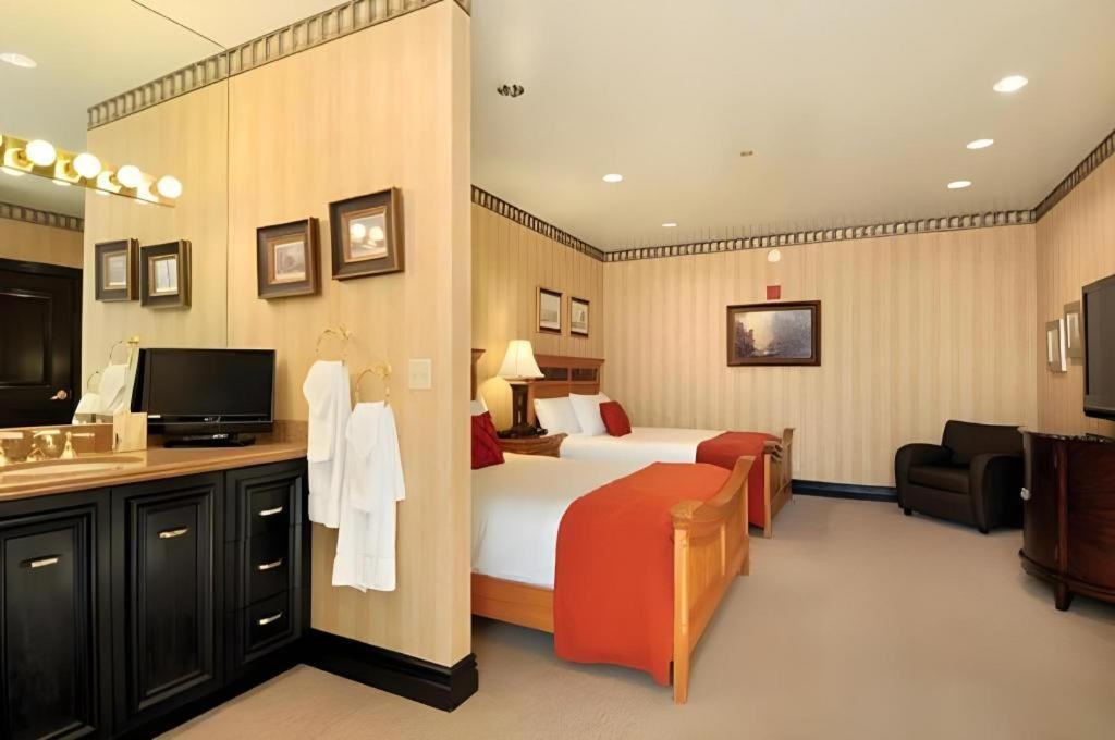 Resort Orleans And Casino Las Vegas